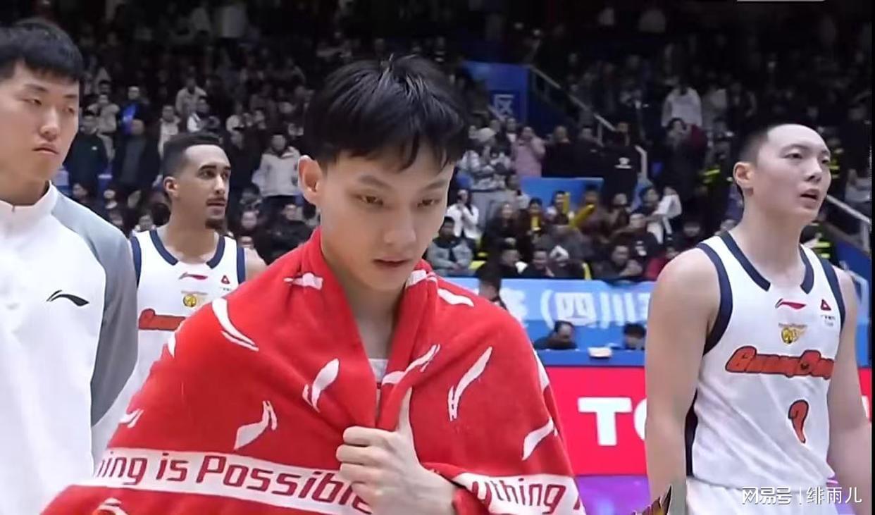 智力游戏-最新消息!CBA“暴力控卫”驰援杜锋,保送广东队躺进总决赛!