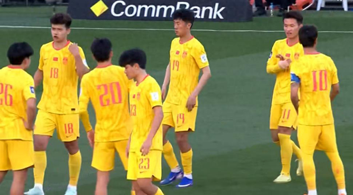 娱乐平台-国足0-2喀麦隆，邵佳一首败！球员评分出炉：无人高分，9人不及格|韦世豪|美加墨世界杯|中国男足|国际足联|张玉宁_新浪新闻